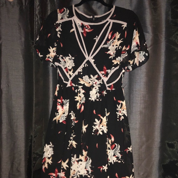 Boohoo Black Floral Midi Dress - Picture 1 of 5